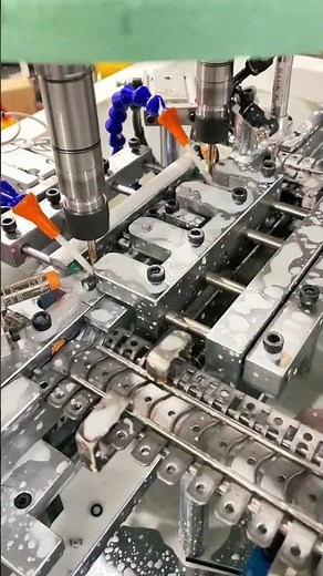 Fully automatic dual-axis tapping machine, automatic tapping machine, two-outlet automatic