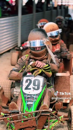 Lightning Karts: Thrilling Dirt Kart Racing Adventures