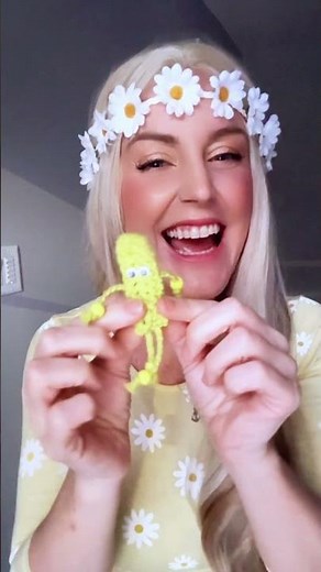 🥒DIY Fidget Pickle | Fun Crochet Craft for Kids | Smart Start with Miss Daisy