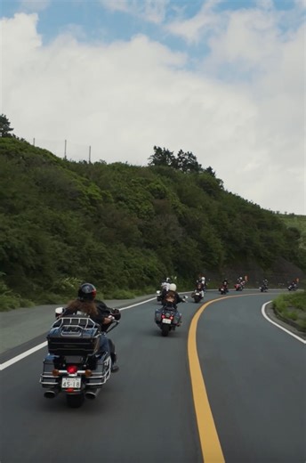 一緒に乗ると道が違うように感じられます。​ United We Rideでは、シートから見えるすべての景色が、当社がより大きなものの一部であることを思い出させてくれます。ひとつのコミュニティ、ひとつの精神、ひとつの旅。​ この気持ちを生かし続けるために、次回のイベントにご参加ください。 https://hog.blueskyheaven.jp/ #HarleyDavidson #HarleyDavidsonJapan #UnitedWeRide​ #ハーレーダビッドソン | Harley-Davidson Japan / ハーレーダビッドソン ジャパン
