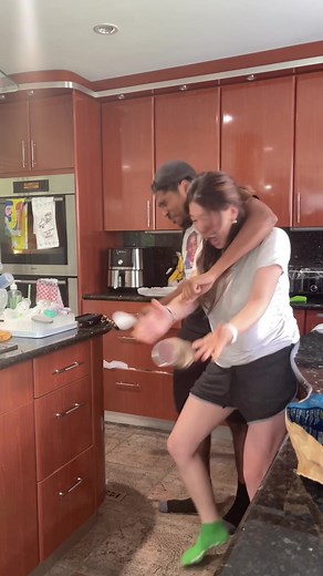 Who else hates that pop noise?💥🤣 #funny #phobia #food #foryoupage | biscuit can popping