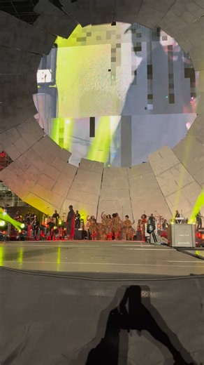 Wizkid Reigns on Instagram: "Wizkid performing "Beat of Life” at Future Fest in TBS, Lagos. 🇳🇬🦅 - @wizkidayo #WizkidFutureFest #wizkidTheGoatExperience"