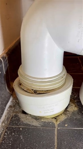 8.9K views | Fixing a Leaking Pan Connector #toiletrepair #plumbing #diyfix | Mmplumber | Facebook