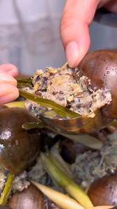 47K views · 100 reactions | Bún đậu ở Hóc Môn thì dễ kiếm, nhưng để tìm được chỗ có mắm tôm được nấu chín thì thiệt là khó. Bún đậu mắm tôm Hải Phòng Quán bán cũng được gần 7 năm rồi đó mọi người #toiladanhocmon #bundaumamtomhaiphong | Tôi Là Dân Hóc Môn | Facebook