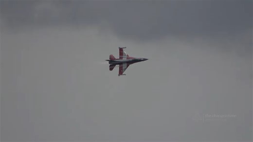 How a single F-16 display reminded everyone why this jet refuses to fade