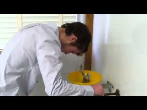 How to use the Eyewash Station