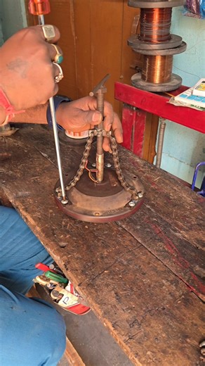 “Ceiling Fan Cover निकालना अब 1 मिनट का काम 😱 | Desi Puller Invention 🔧”#shorts