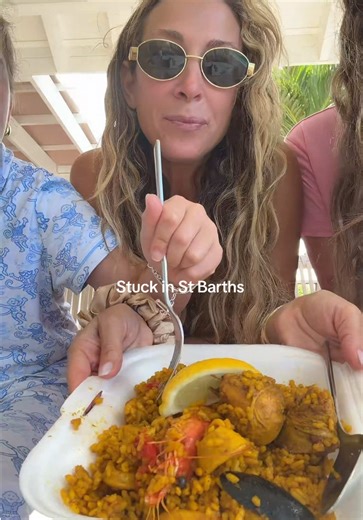 Stuck in St Barths paradise 🫶 Found the most delicious fresh paella ever from the farmers market #mukbang #paella
