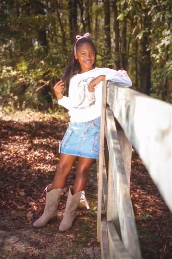 "This ain’t Texas and it ain't yesterday's baby.”😊😭 Ellie is finally double digits!! 💖🎀😍 Truly to know her is to love her. ❤️ Help me wish my girl and your favorite FB niece a Happy 1️⃣0️⃣th Birthday!🥳 📸🔥: LaTonya J. McGee I do not own the rights to the music. | Tamara Manuel