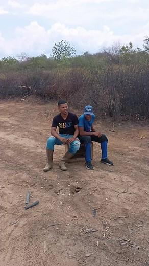 aquí llegó moto moto firmando la película de Madagascar