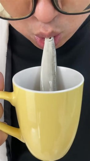 😫Tired of boring straws? Our fish are different 🐟!!! ‼️The only straw that stares back while you sip! Handmade, eco-friendly ♻️. Perfect for making your drinks, your life, and your brunch table 100% funnier. ✨🎁 Your drink has never been this fun!🥤😂 | Flairgifts