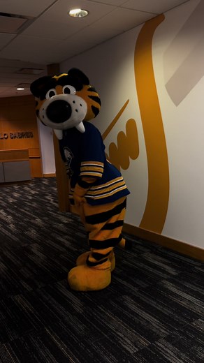 how does bro do that #sabretooth #buffalosabres | buffalo sabres