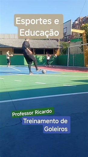 Goleiros, treinamento. #futebol #professor #biblioteca #escola #bibliotecaspopulares #futsal