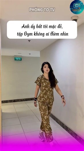 Thay cái bộ bó sát đấy ra ngay !