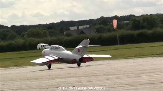 MiG 15 UTI | Keith Jones Airshow Videos