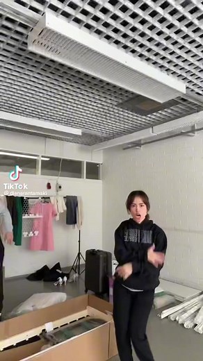 Most supportive husband check. 😍😍 Setting up the studio/office. Still a mess but there is progress. #fbreels #reelsvideo #reelsfb #facebookreels #instagramreels #fyp #reel #reels | Diana Rantamäki