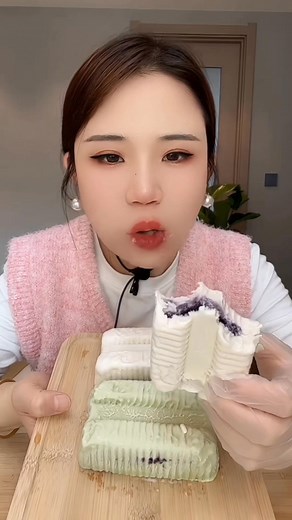 22K views · 672 reactions | 拏 Creamy milk powder blending with fresh passion fruit & matcha’s earthy notes ✨ #SatisfyingTaste | Asmr Ice-eating | Facebook