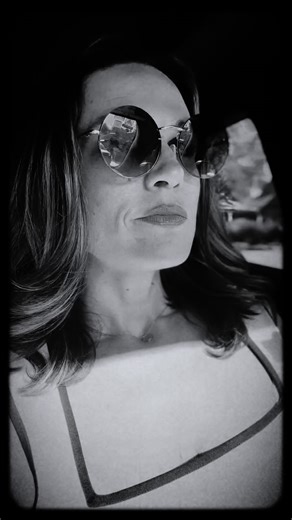 On Set with Ana: Show, don’t tell. This advice travels across genres, but I always share it with my coaching clients: when giving a speech, don’t announce you’re about to tell a story, just tell the story. That’s how you draw people in. You can also see how great writers, actors and filmmakers use this in their story telling as well… #OnSetWithAna #ShowDontTell #CommunicationCoach #PublicSpeaking #Storytelling #SpeakWithConfidence #anaberry #anaberrymedia | Ana Berry Media