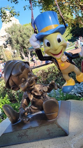 34K views · 622 reactions | New Jiminy Cricket Sipper Debuts at Disneyland ⭐ #pinocchio #jiminycricket #disneyland | Chip and Company | Facebook