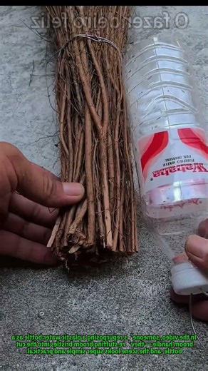 DIY Broom Handle Hack: Use Plastic Bottle To Fix Broom Bristles #UpcycleTips #DIYHacks