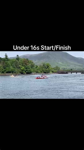 The Under 16s race at the #cahersiveen #regatta 1st Sive A 2nd Cahersiveen 3rd Sneem Followed home by Valentia and Sive B #rowing #coastal #traditional