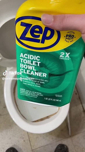 Deep Cleaning the Apartment's Toilet Bowl | Zep Acidic Toilet Cleaner