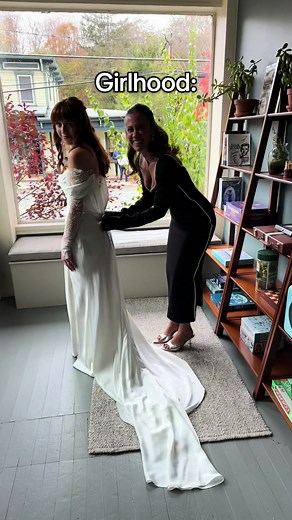 My new favorite thing to do ❤️ #girlhood #weddingday #weddingdress #friends #fyp