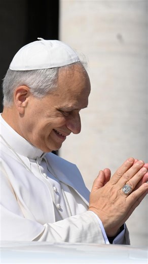 “Whatever problems or setbacks we may face in life, let us turn to Jesus...” In the English summary of his catechesis, Pope Leo reflected on the paralytic man’s sense of helplessness and resignation, and invited him to hope that his life could be changed. The Pope then challenged each of us to avoid becoming paralyzed when setbacks and difficulties come our way. Rather, he said, let us turn to Jesus. | Vatican News
