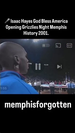 November 1, 2001 less than two months after 9/11, Isaac Hayes took the floor to sing “God Bless America” at the first-ever Memphis Grizzlies home game. A true hometown legend opening a new chapter in the city’s story the Grizzlies’ first game since moving from Vancouver. Hayes’ voice filled The Pyramid that night. Memphis pride, Memphis soul, Memphis history. 🕊️ 💧 Stay rooted. Stay royal. @MemphysWater Pure Memphis. #MemphisForgotten #IsaacHayes #MemphisGrizzlies #901History #GrizzNation #Memp