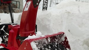 Listen to that thing go... Anyone have some of their greatest snow blowing feats from this winter they want to share? Shop now, by now: https://powerequipment.honda.ca/snowblowers/22-inch-track-drive-es #HondaPowerEquipment #HSS622CTD1 #HSS622 --- Écoutez le bruit de cette machine... Est-ce que quelqu'un a des exploits de déneigement de cet hiver qu'il aimerait partager? Acheter maintenant: https://powerequipment.honda.ca/souffleuses-a-neige/22-pouce-a-chenilles-es #ProduitsMécaniquesHonda #HSS6