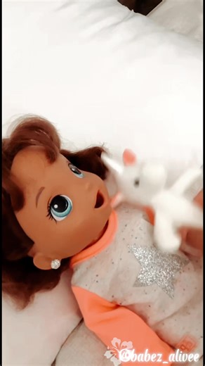 𝙿𝚊𝚌𝚔𝚒𝚗𝚐 𝙻𝚘𝚗𝚍𝚘𝚗𝚜 𝚋𝚊𝚐 𝚏𝚘𝚛 𝚊 𝚜𝚕𝚎𝚎𝚙𝚘𝚟𝚎𝚛!😴 | She had so much fun with her best friends!👯‍♀️ | owner 1 | #babyalive#babyalivedoll#pretendplay#sleepover#babyalivesleepover##aesthetic#packingbags#fyp#fypシ゚viral