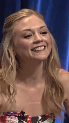 Mariana | The Walking Dead Brasil on Instagram: "Emily Kinney ficando constrangida ao dizer que sonhou com o Norman 😅 #thewalkingdead #twd #bethgreene #daryldixon #normanreedus"