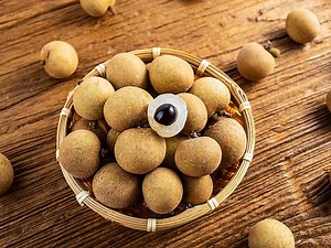 22 Brown Fruits to Explore in Global Cuisine