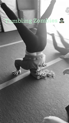 Level 3 and all their creepy tricks. Anyone need any extras for a haunted house? #Halloween #halloween2025 #teamworkmakesthedreamwork #techniquetumbling #sneadsferrync #level3 | Technique Tumbling