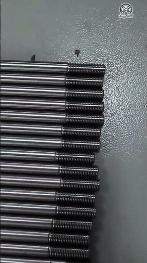 How precise threads are made by rolling machine?