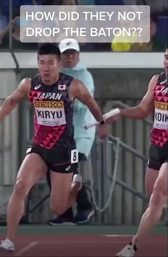 HOW DID THEY NOT DROP THIS?? Absolutely crazy from the Japanese Team #fyp #foryoupage #olympics #athletics #relay #sprinting #tokyo2020