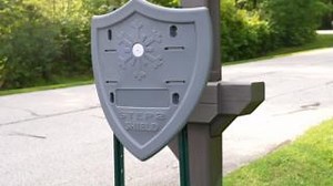 11 reactions | Don't let winter get the best of your mailbox... Prep early with our new Snow Shield Mailbox Guard - easy to install with two garden stakes and a quick takedown after winter! ❄️ Available here: https://ow.ly/PkaC50Q1wYB #Step2 #Step2Outdoor #MailboxGuard #Mailbox #SnowShield | Step2 | Facebook