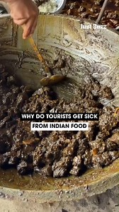 Street food in India is famous, but would you try it after seeing this? 😳 Like if you’d still eat, comment ‘NO’ if it’s too dirty for you! | Just Buzz