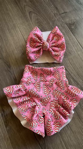 Snack cake ruffled bummies and headwrap bow 🎀✨ #handmade #smallbusiness #fyp #repost #boujeeonabudget