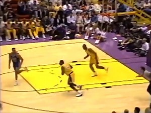 41K views · 883 reactions | Il y a 28 ans, 1540 jours après sa dernière apparition en NBA, Magic Johnson sortait de sa retraite. Malgré une des kilos en trop et à 36 ans, il n'avait rien perdu de son talent. Il avait joué 32 matchs pour 14.6 PTS - 5.7 RBS - 6.9 AST - 29.9 MIN | Generation Michael Jordan | Facebook
