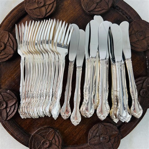 Oneida ‘affection’ Pattern Silverplate Flatware, 15 Dessert Forks / 11 Butter Knives, 1960 Mid Century Flatware, Elegant Dining - Etsy