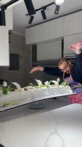 A 1-meter wedding cake… made with details you feel before you notice. #biso_cakes #weddingcake