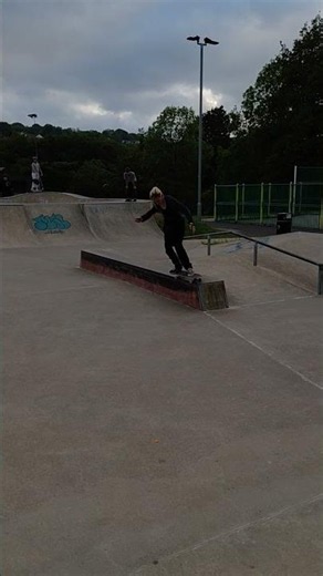 5050 treflip out #skateboarding #flip #grind #progress #360 #treflip