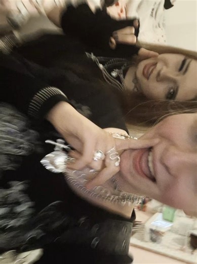 ignore the bare face jumpscare oki :O #goth #grunge #scene #y2k #baddie