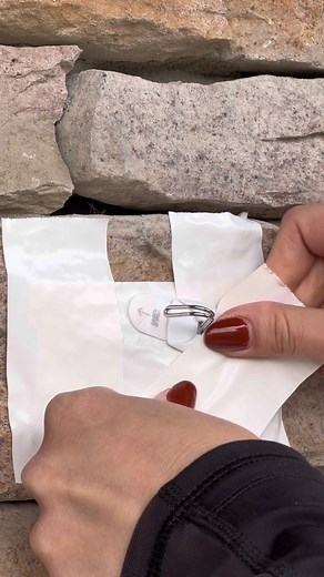 How to Easily Hang Balloons on Stone or Brick Walls