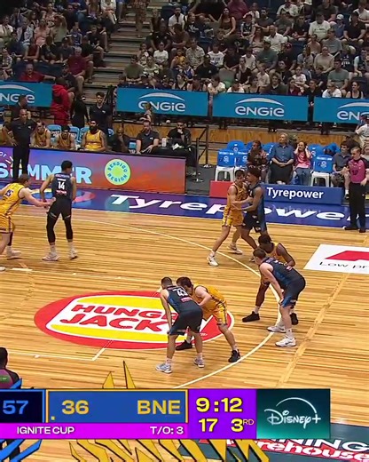 The locals love a Dash Daniels highlight! 📺 ESPN | Melbourne United Basketball Club