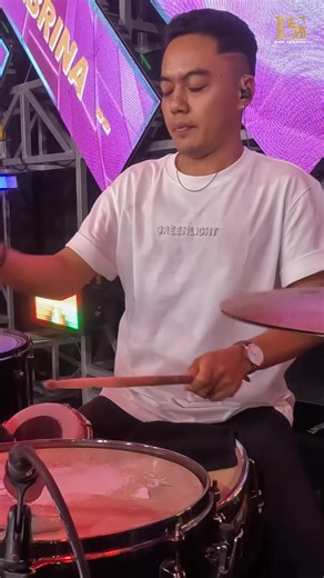 Stay Tuned for Jam 15: Dike Sabrina Official & Happy Asmara