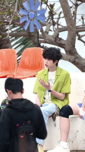 Style thật là sặc sỡ 💜 #chenyiheng #陈奕恒 #trandichhang #anzu_tf (cr dy: 掰一颗萌) loveu_0509Jojo