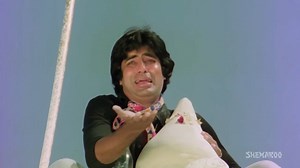 Watch the superhit film #Suhaag starring Amitabh Bachchan, #ShashiKapoor & #NirpuaRoy https://youtu.be/egXazXr6DDk | Shemaroo Entertainment Ltd.