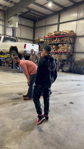 When Gabe Farrell shows up for a tire swap #perfectionwheels #gabefarrellproductions